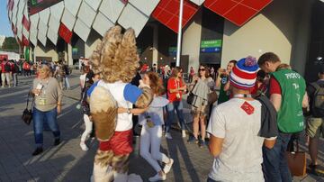 Así se vive la previa de Chile-Camerún en Moscú. 