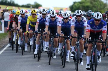 El pelotón durante la segunda etapa del Tour de Francia 2022.