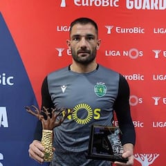 Adán recibió el premio de mejor portero de la liga en diciembre