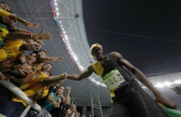 Bolt es leyenda: tercer oro en los 100 metros