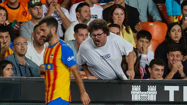 Mestalla consuma su divorcio con Gayà