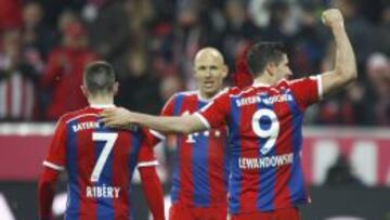 Lewandowsky celebrando el 4 a 1 definitivo del Bayern sobre el Colonia