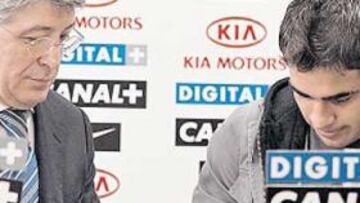 Cerezo junto al Caño. Abajo, Toni y Juanma.