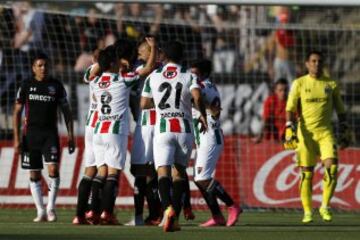 
Decimotercera fecha, Campeonato de Apertura 2015.
Los jugadores de Palestino, centro, celebran su gol contra Colo Colo durante el partido de primera división en el estadio Nacional de Santiago, Chile.