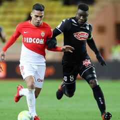 ¿Cómo rinde más Falcao en el Mónaco, con otro punta o sólo?