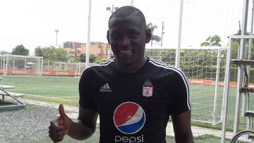 Martínez Borja: “Jugué descalzo hasta los 14 años”