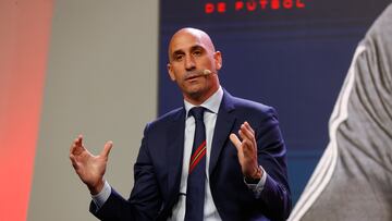 El presidente de la Real Federación Española de Fútbol, Luis Rubiales, durante la presentación de Luis de la Fuente como nuevo seleccionador. EFE/
