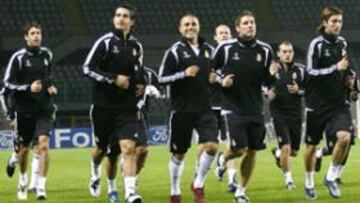 <b>ENSAYO EN TURÍN. </b>La plantilla blanca se ejercitó en el estadio olímpico turinés, construido en 2006 para los Juegos de Invierno sobre los cimientos del viejo Comunale.