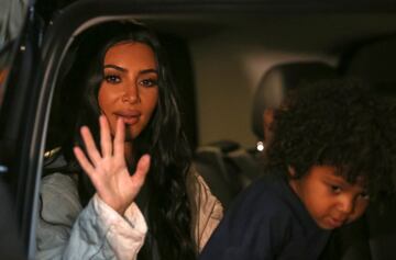 Kim Kardashian paraliza Armenia para el bautizo de sus hijos