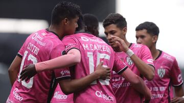 El equipo ecuatoriano, vigente campe&oacute;n del torneo continental juvenil ha ganado los tres partidos de la primera fase y ya espera rival en semifinales.