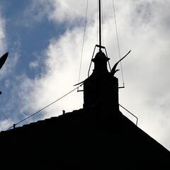 El histórico error en la fumata blanca del Vaticano que obligó a dar el nombre por megafonía