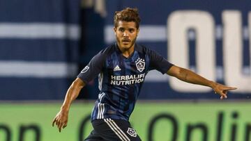El mediocampista mexicano dedicó unas palabras a los aficionados de LA Galaxy para que estén bien y pronto puedan reencontrarse en el estadio.