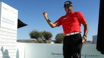 <b>AMIGOS. </b>Fernández-Castaño y Álvaro Quirós bromean en un acto.