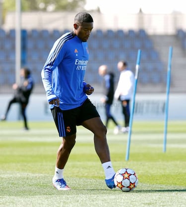 Alaba, Casemiro y Mendy viajar¨¢n a M¨¢nchester: los dos primeros, con reservas