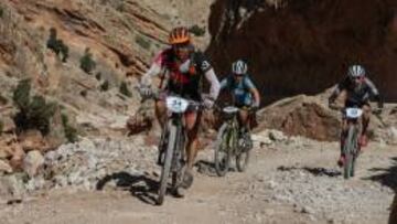 Roberto Soloz&aacute;bal, durante una de las etapas de la Titan Desert que se disputa en Marruecos.