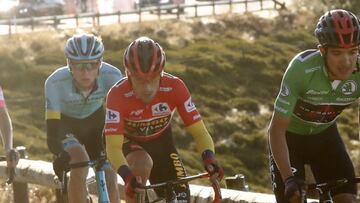 Vlasov duda seguir en el Astana con el Ineos en la rec¨¢mara