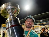 “Alguna ‘wea’ tenía que atajar...”: ‘Mono’ Sánchez saca risas en redes con su reacción