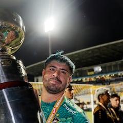 “Alguna ‘wea’ tenía que atajar...”: ‘Mono’ Sánchez saca risas en redes con su reacción