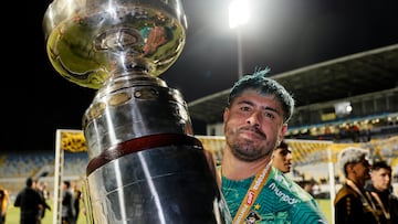 “Alguna ‘wea’ tenía que atajar...”: ‘Mono’ Sánchez saca risas en redes con su reacción