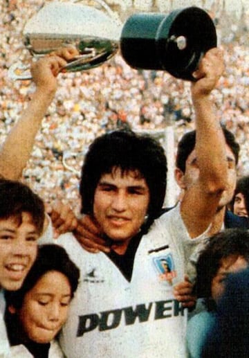 Lateral izquierdo histórico de Colo Colo. Ganó 10 títulos con el Cacique entre 1979 y 1989.