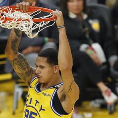 Juan Toscano juega su primer partido de titular en la NBA