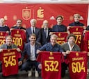 La RFEF entrega los dorsales leyenda a los internacionales de Castilla y León