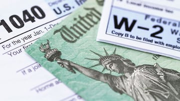 As part of the Inflation Reduction Act, the IRS is offering a $7,500 credit when you file, but who is it for and how do you apply? Here the details.