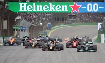 Valtteri Bottas lidera la salida de la clasificación. 