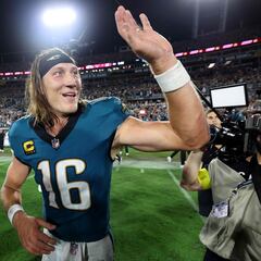 Travis Hunter’s reaction says it all after Trevor Lawrence’s unbelievable finish