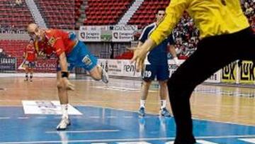<b>PENALTI. </b>Rocas sólo marcó un gol, desde siete metros.