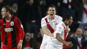Alex Oxlade-Chamberlain celebrando un gol.