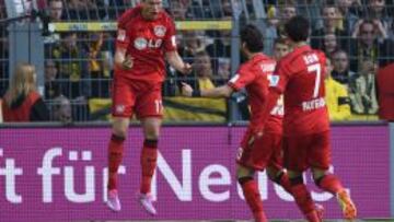 El Leverkusen gana con goles en el primer minuto y en el último