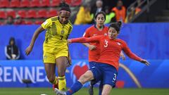 Sweden&#039;s forward Madelen Janogy (L) vies with Chile&#039;s defender Carla Guerrero during the France 2019 Women&#039;s World Cup Group F football match between Chile and Sweden, on June 11, 2019, at the Roazhon Park stadium in Rennes, western France. (Photo by Damien MEYER / AFP)