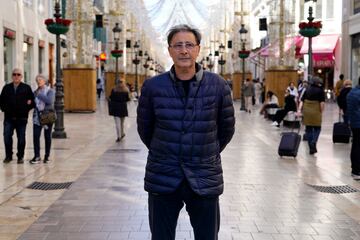 Loren Juarros director deportivo del Málagam en calle Larios.