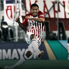 Junior vuelve a la victoria con doblete de Carlos Bacca ante Águilas Doradas