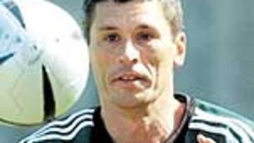 <b>SU PARTIDO CUMBRE. </b>Merk ya pitó la final de la Champions 2003.