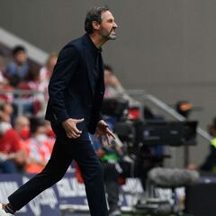 Vicente Moreno: "Desde luego que yo no hubiera pitado penalti"