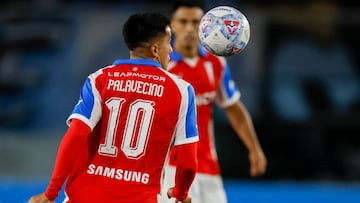 La polémica escena entre Montes y Palavecino en caída de la UC: ¡empujones y cabezazo!