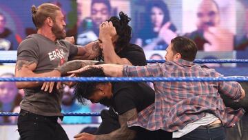 Edge, Roman Reigns, Jey Uso y Daniel Bryan en SmackDown.