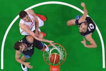 Marcos Delia, Pau Gasol y Ginobili.