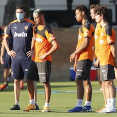 En Paterna se cocina el relevo de los Yunus, Koba y Kang-in