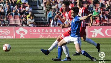 El Oviedo respira y el Almería despierta