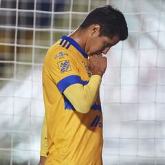 Noche trágica, Hugo Ayala iguala récord de Boy y lo celebra con un autogol y expulsión