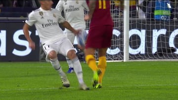 El Roma reclamó penalti por mano de Lucas Vázquez