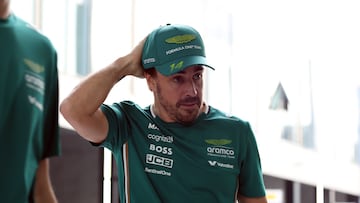 Fernando Alonso, en el paddock del GP de Arabia Saudí.