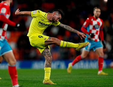 El delantero del filial amarillo fue decisivo. Se encargó de abrir el marcador al transformar un penalti que el mismo provocó. Fue el detonante de la victoria visitante en el Anxo Carro.