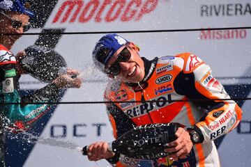 El piloto español aguntó toda la carrera detrás de Quartararo y le superó en la última vuelta. Con esta victoria Márquez se pone a 93 puntos de distancia con el segundo clasificado de la general. 
