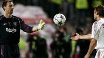 <B>MÁXIMO INTERÉS.</B> La tanda de penaltis fue lo más seguido de la final.