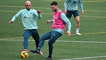 Ekain Zenitagoia y Manu Hernando, del Racing.