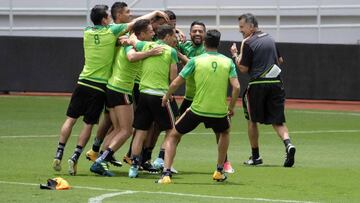 Con el boleto en la bolsa, ?M¨¦xico est¨¢ obligado a ganar y convencer ante Costa Rica?